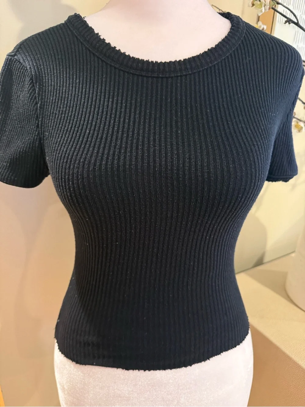 UO Black Ribbed Short Sleeve Women's Top